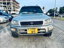 A picture of TOYOTA RAV4 YEAR 1998 TWO AIRBAG FULL AC FULL DUTY