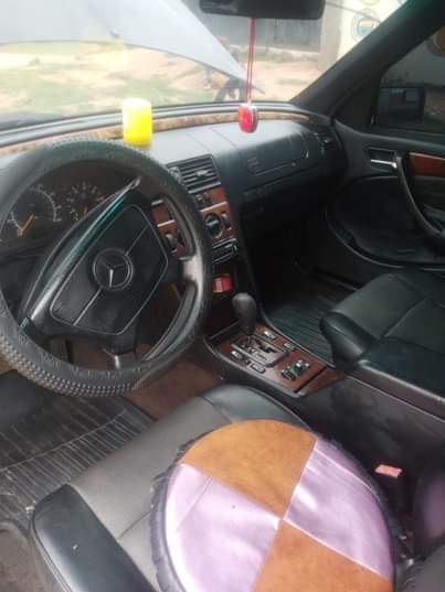 A picture of Belgium escape Mercedes benz C230 For sales everything is working