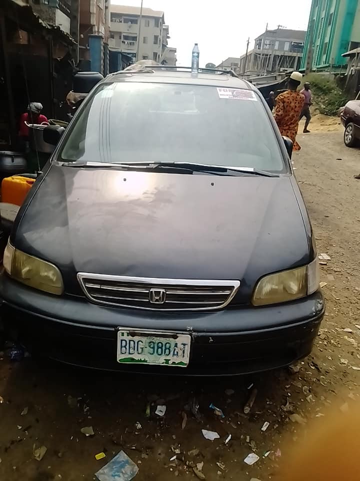 A picture of First body honda odyssey 2000 model engine and gear AC