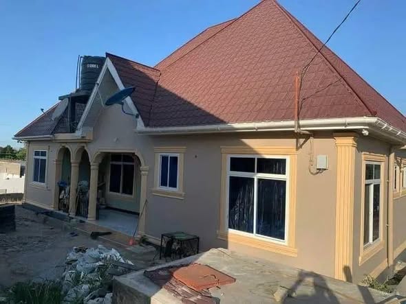 A picture of Fundi Gypsum shokes tv house designer and finishing