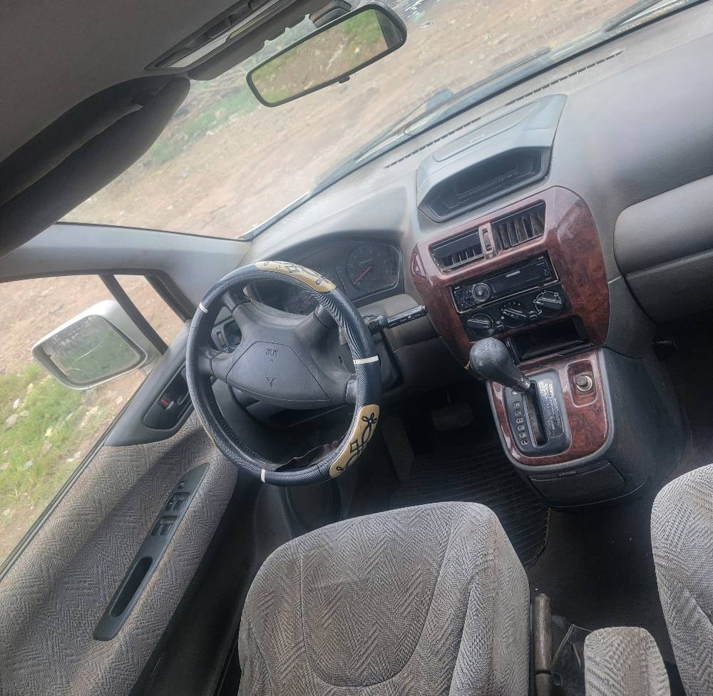 A picture of Mitsubishi spacewagon