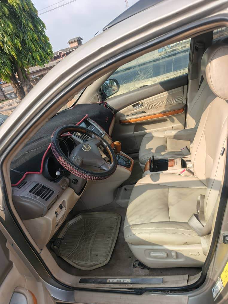 A picture of RX330