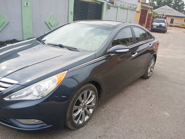 A picture of Hyundai sonata 012 toks 11 5m location agege Lagos 08125195255