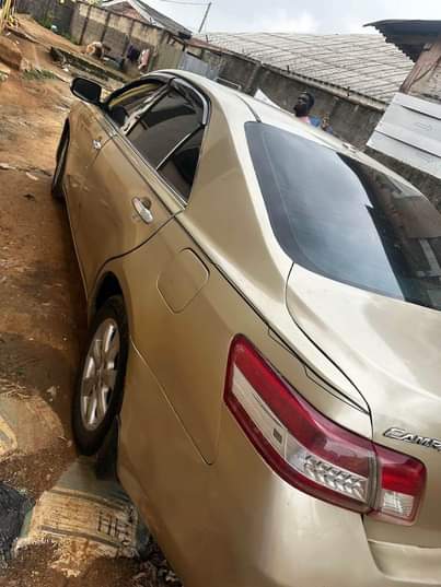 A picture of 2010 Toyota Camry registered Everything intact