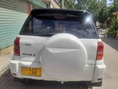 A picture of TOYOTA RAV 4 TSH 6 500 000 CALL 0712973480