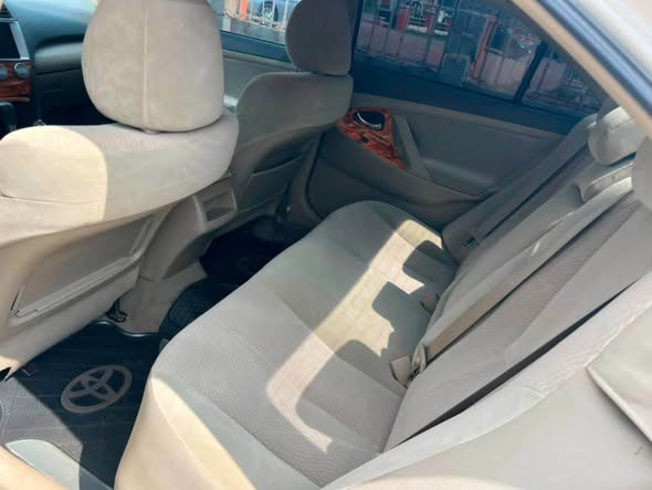A picture of TOYOTA CAMRY 2011 07038233361