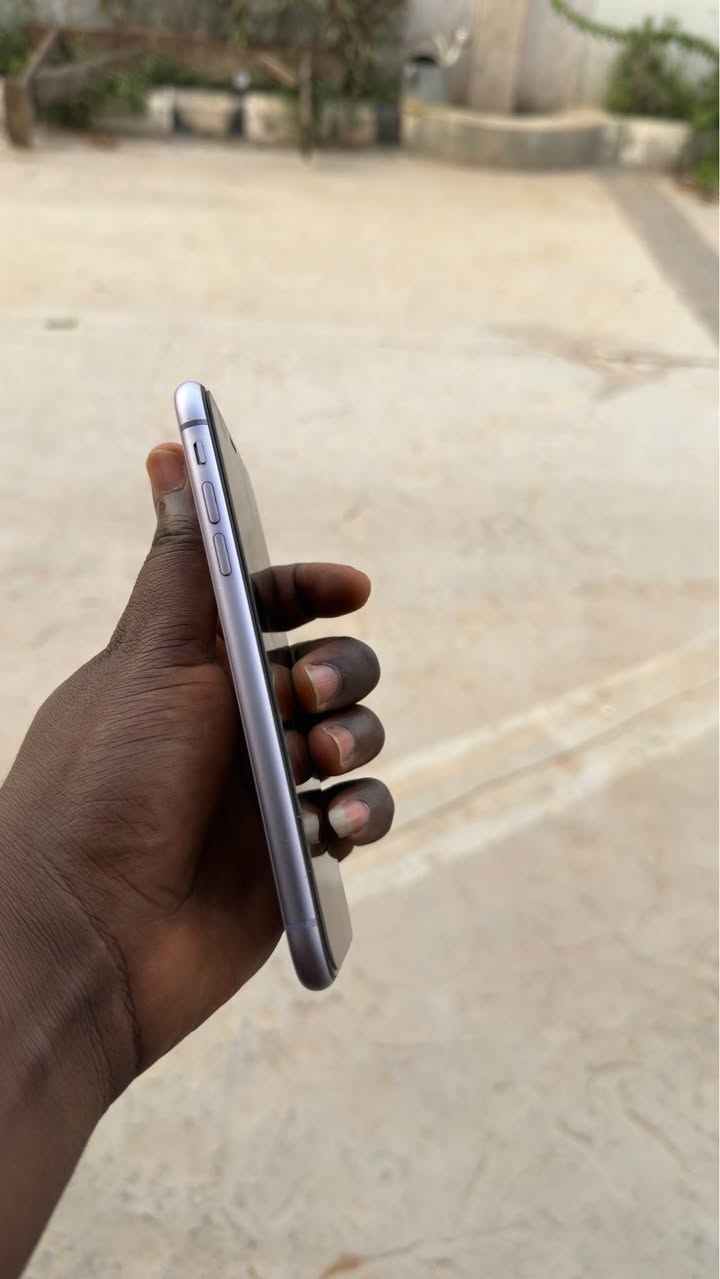 A picture of Iphone 11