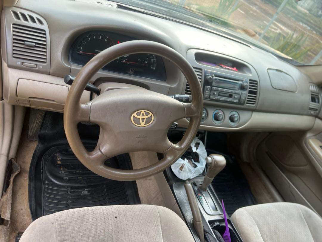 A picture of Toyota Camry 2004