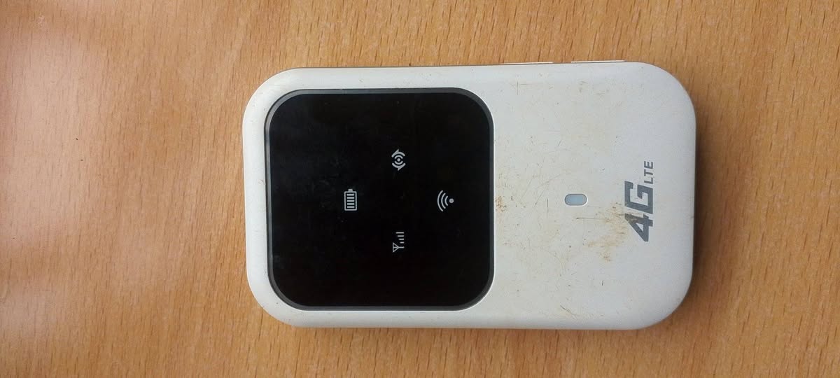 A picture of Lycamobile mifi and unlocked mifi
