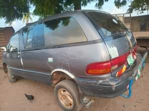 A picture of Toyota Previa Manual first body pan Direct with Back Axle