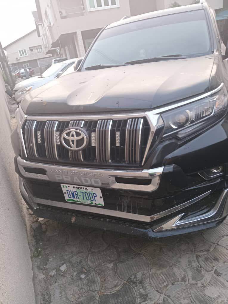 A picture of Toyota Land Cruiser Prado TXL 2012 V8
