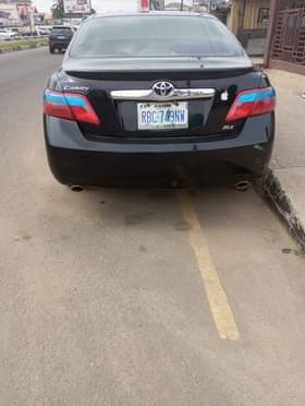 A picture of 2009 Toyota Camry XLE for 3 7millon sound 6 cyl