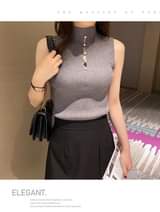 A picture of summer top turtle neck