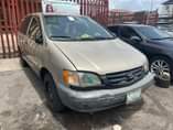 A picture of Toyota sienna 09 20