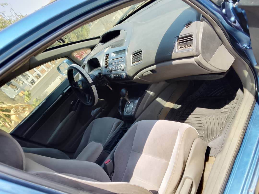 A picture of Distress 2007 Honda civic I robot with sound engine and