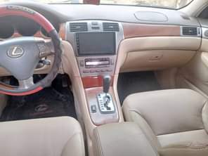 A picture of Distress and dealers deal Lexus ES 330 with UNTAMPERED ENGINE