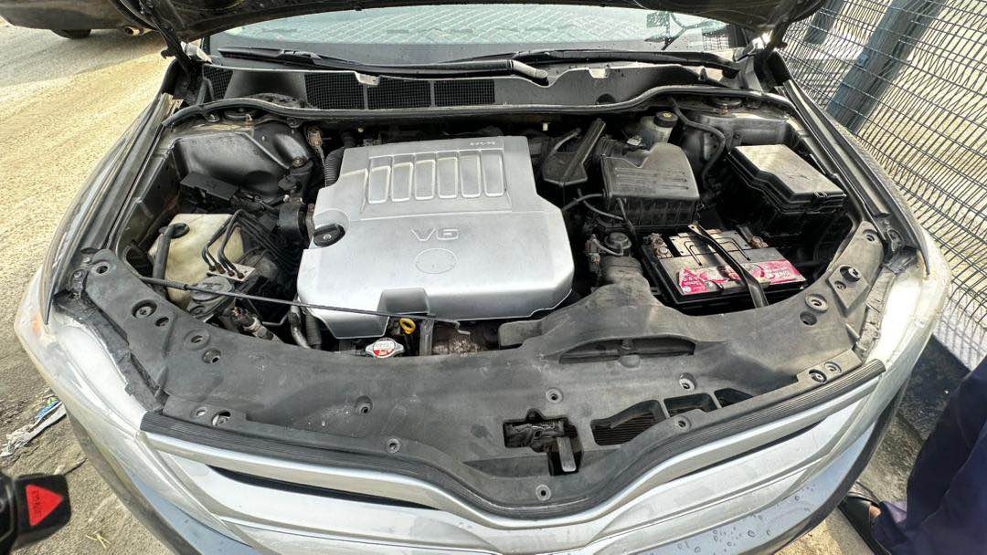 A picture of Toyota Venza pure first body fullest options with double panoramic