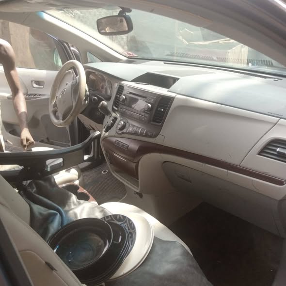 A picture of Toyota Sienna XLE 2014 foreign use Accident free June 2026