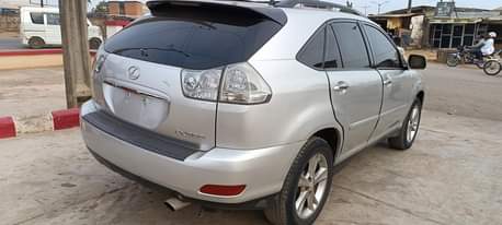 A picture of DEALER MARKET Lexus RX 330 05 2005 Registered First User