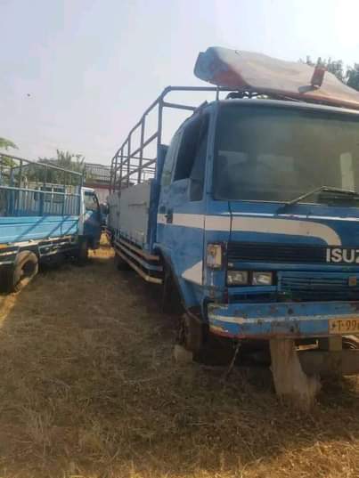 A picture of 1991 isuzu forwad isuzu forwad blue