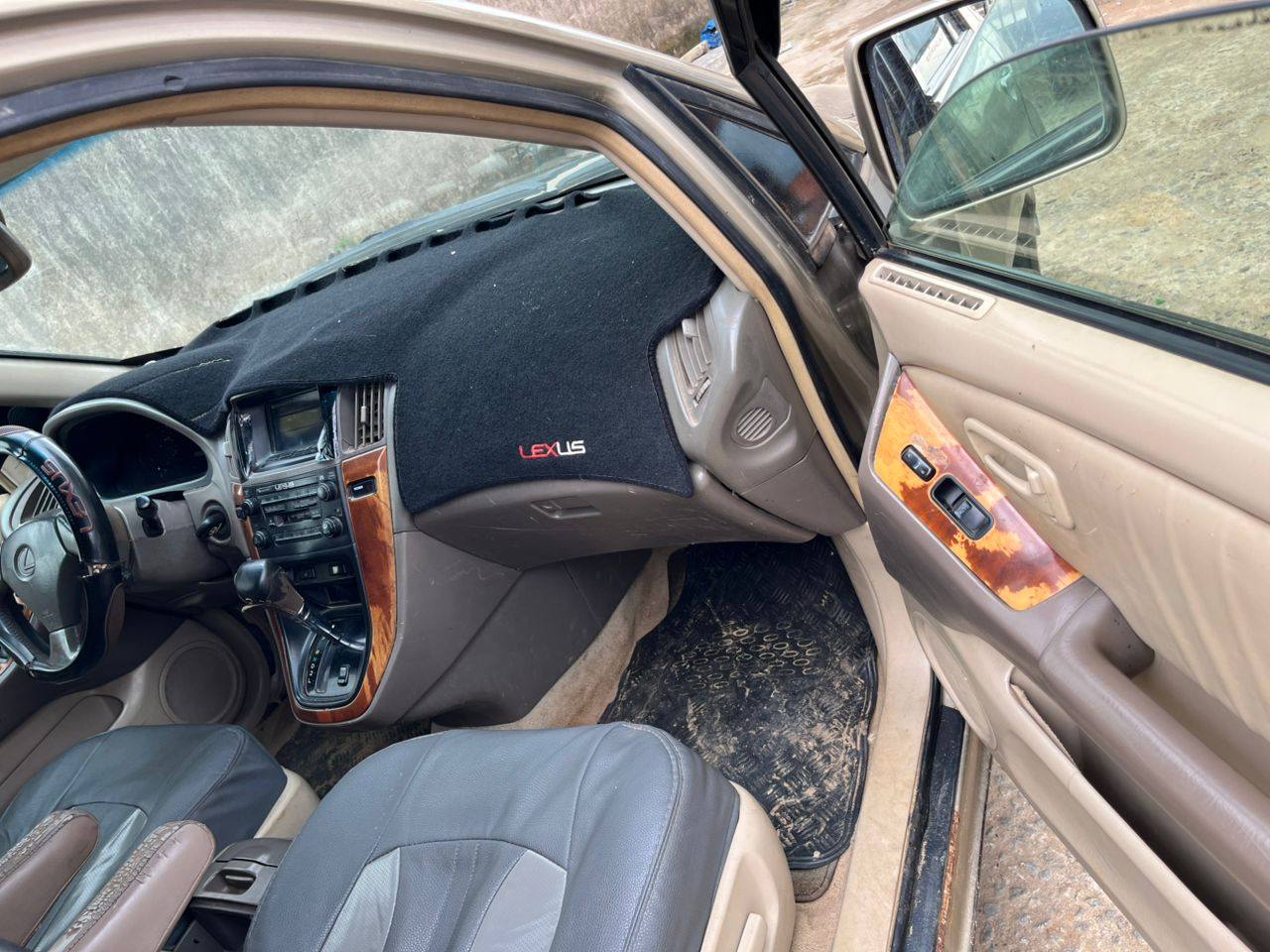 A picture of 2002 Lexus Rx300