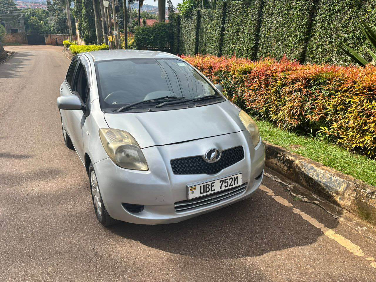 A picture of Toyota vitz 16m