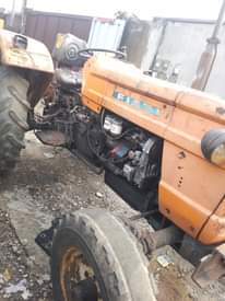 A picture of Fiat 650 tractor
