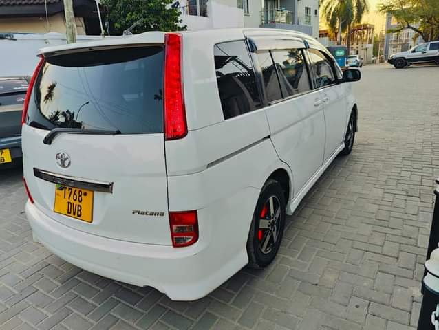A picture of Toyota isis plantana