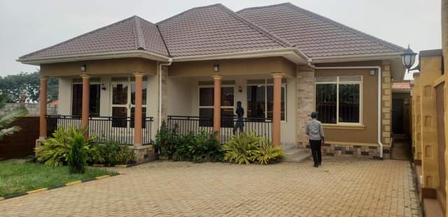 houses entebbe