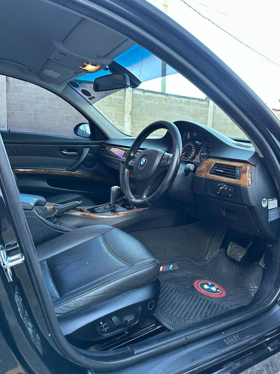 A picture of BMW 3 SERIES TSHS 13.8Mil CALL 0759065737