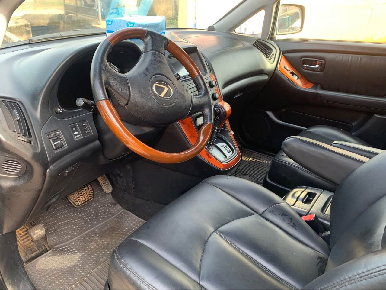 A picture of Clean Register Lexus Rx 300 2003 Model