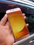 A picture of Samsung J7 17
