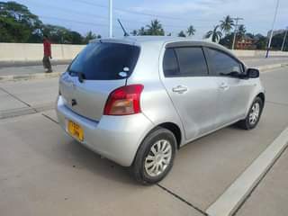 A picture of TOYOTA VITZ NEW0714058883