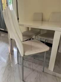 A picture of Dining table