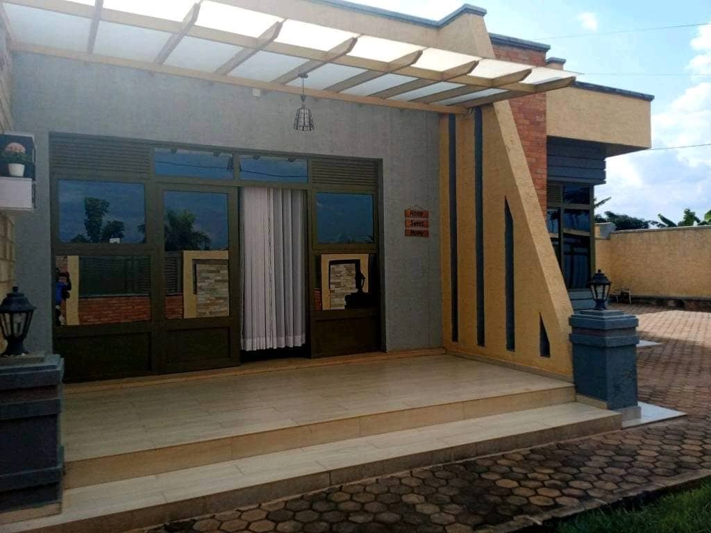 A picture of Kanombe 2 in 1 house for sale 150M