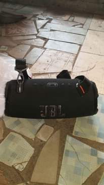 A picture of JBL Bluetooth speaker