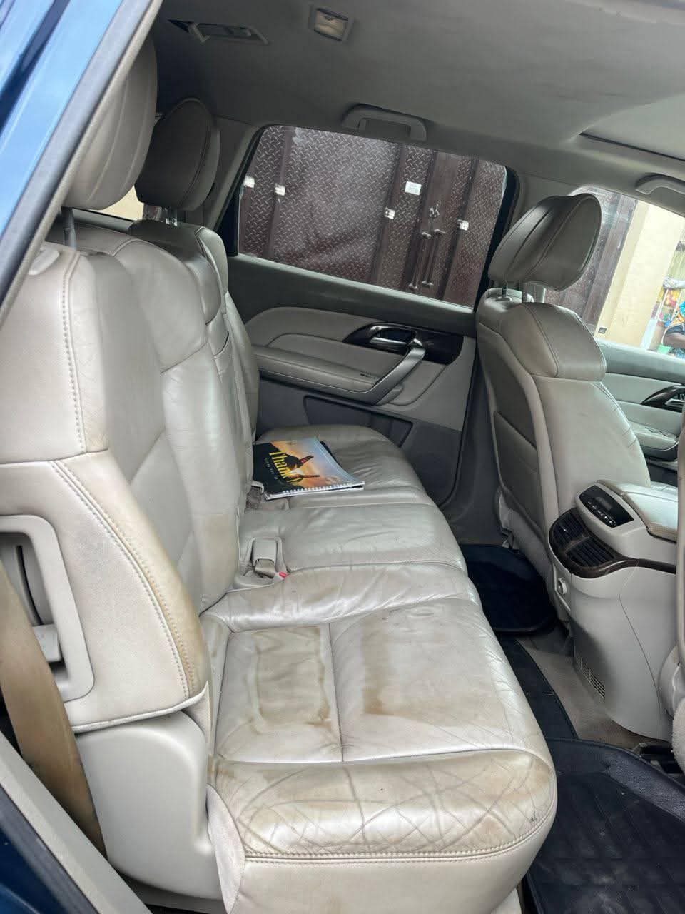 A picture of Acura MDX 2012