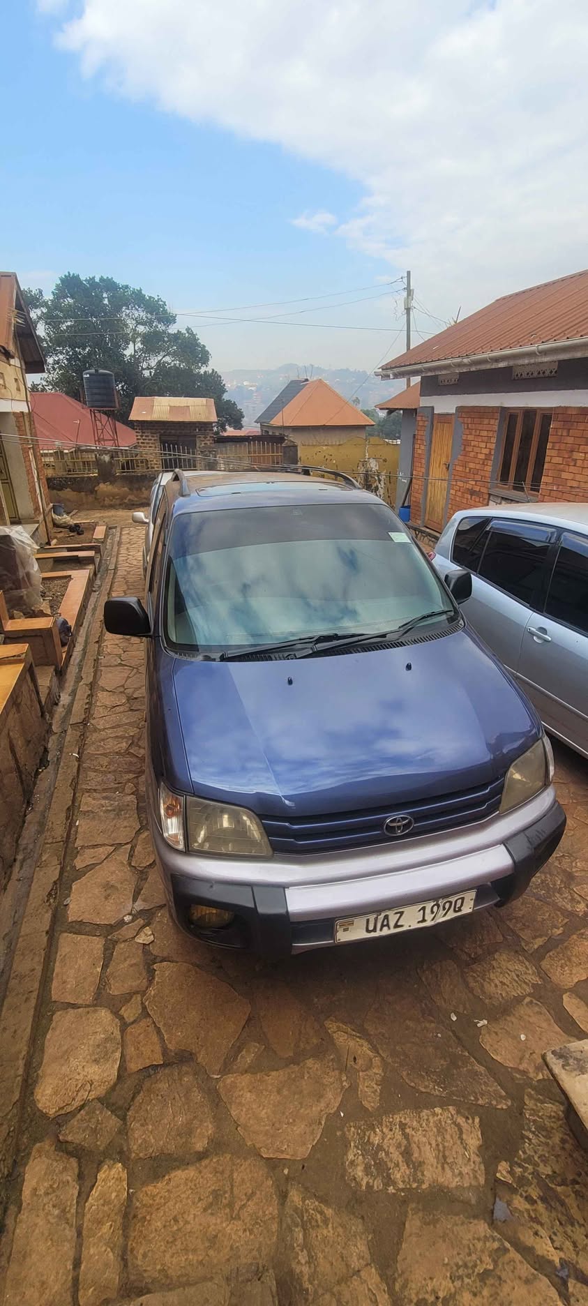 A picture of 1997 Toyota noah field tourer