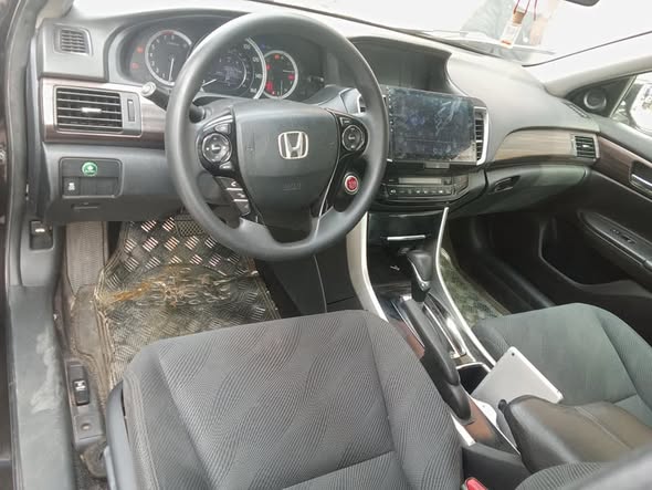 A picture of 2016 Honda Accord 4plugs Distress Sales