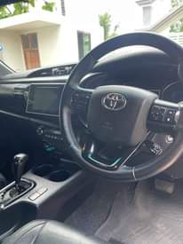 A picture of Inauzwaa Toyota Hilux Tsh 100M For sale Toyota Hilux U