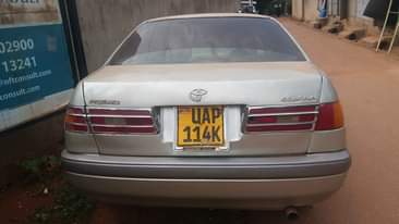 A picture of 1999 Toyota Premoi