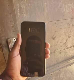 A picture of Samsung s8