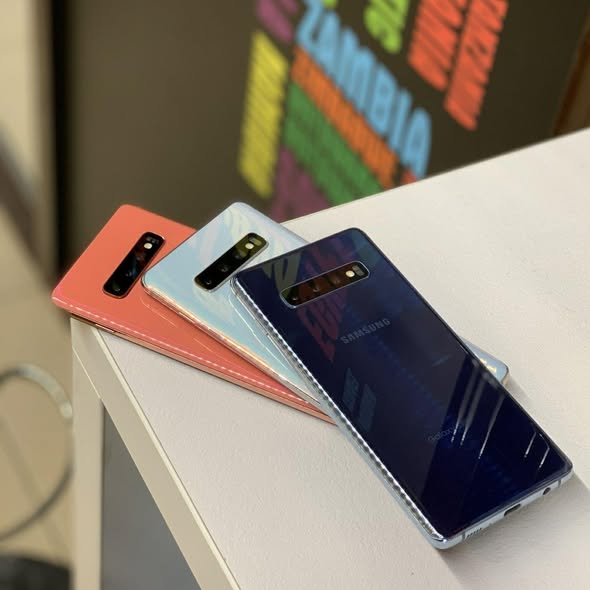 A picture of Samsung galaxy s10 plus