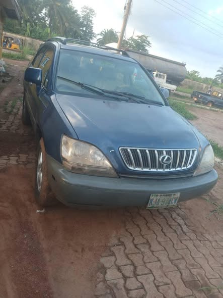 A picture of Distress like never before Lexus RX300 at N1 950