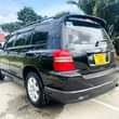A picture of TOYOTA KLUGER GARI KALI SANA ENGINE AIJAWAI KUGUSWA HAIANA TATIZO