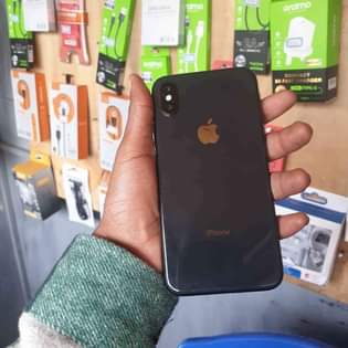 A picture of IPHONE X GB 256