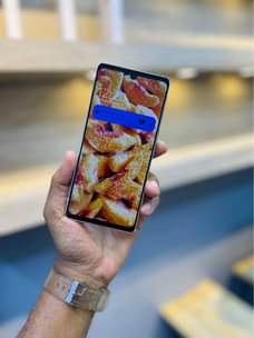 A picture of Aquos zero 6