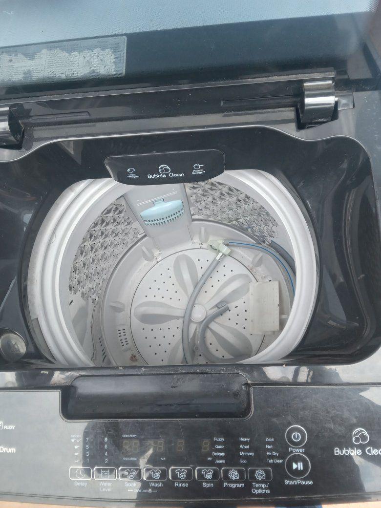 A picture of 10kg hinsese washing machine for sale working properly