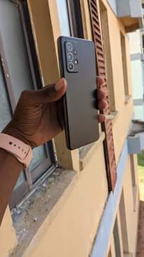 A picture of Samsung A52