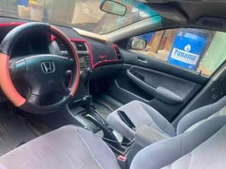 A picture of Honda Accord 2005